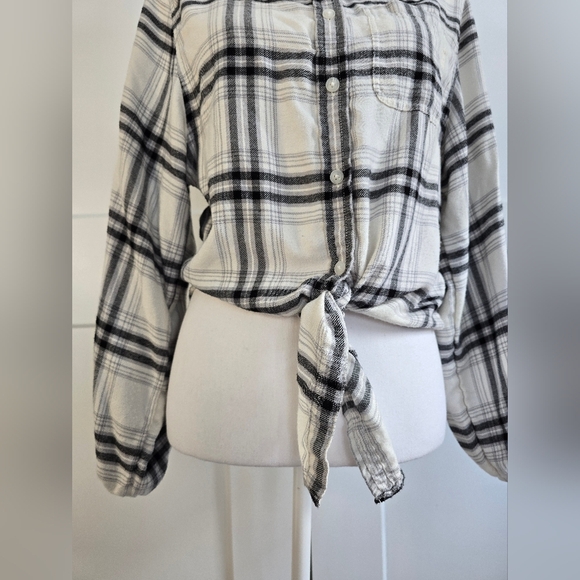 American Eagle Outfitters Plaid Tie-Front Shirt - Black and White - Picture 6 of 8